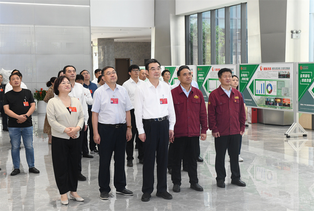 淮安市九屆人大代表來淮鋼參觀指導